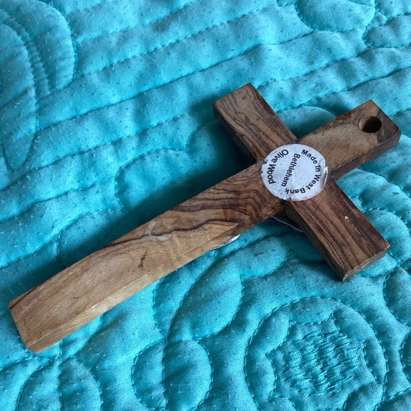 SMALL OLIVE WOOD & METAL CRUCIFIX - Picture 5 of 6
